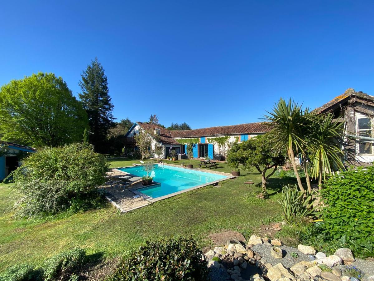 Bed and Breakfast Domaine Du Tafiart Sarron Exterior foto
